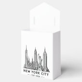 NYC Skyline Illustration with Statue of Liberty フェイバーボックス (オープン)