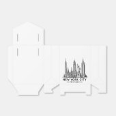 NYC Skyline Illustration with Statue of Liberty フェイバーボックス (折り畳みなし)