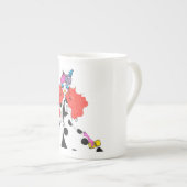 NYFWの風変わりなファッションのイラストレーションのコップ ボーンチャイナマグカップ (正面右)