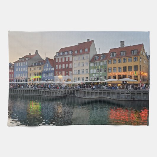 NYHAVNエンターテイメント地区コペンハーゲンデンマーク キッチンタオル (横)