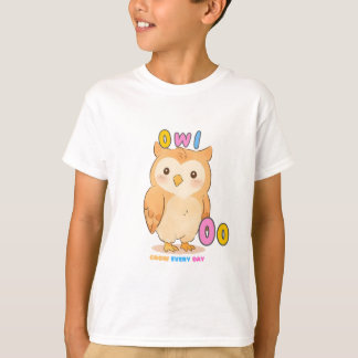 「OはフクロウのO」アルファベットTシャツ - Grow Every Day Tシャツ