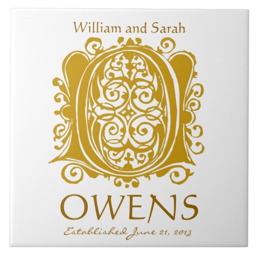 O金ゴールドMonogram on White – 名前結婚の日付タイル タイル (正面)