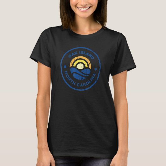 Oak Island  NC Summertime Vacationing Sunrise Circ Tシャツ (正面)