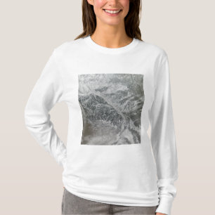 Ob Riを示しているSnowyおよびかすんでいる中央ロシア Tシャツ