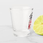 OBGYNの素晴らし疲れ果てた医療助手の後ろに ショットグラス (左)