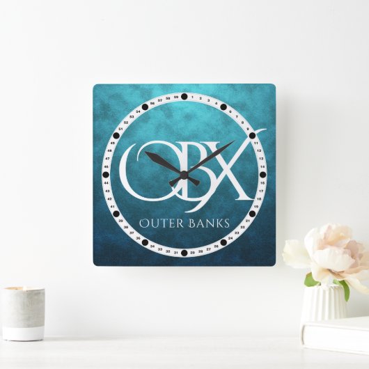 OBXアウターバンクNCオンブルーウォーター背景ビーチ スクエア壁時計 (ホーム)