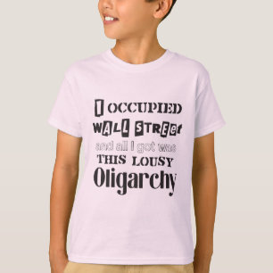 Occupy wall streetの乱雑な寡頭政治(ホワイト・サッシー) tシャツ