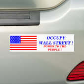 OCCUPY WALL STREETの国民への力 バンパーステッカー (車上)