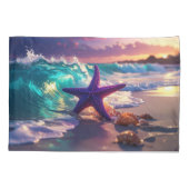 Ocean beach with violet starfish 枕カバー (裏面)