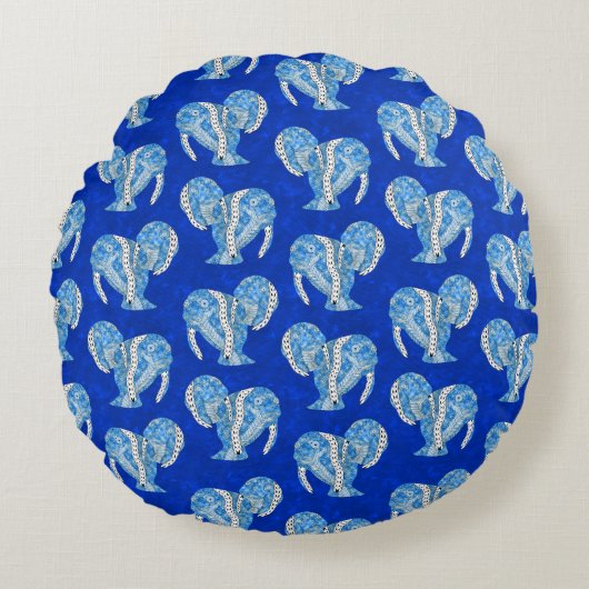 Ocean Blue Tribal Tattoo Manatees ラウンドクッション (正面)