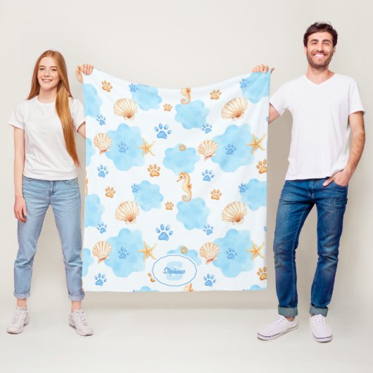 Ocean-Inspired Paw Print Pattern with Seahorses フリースブランケット (インサイチュ)