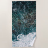 Ocean waves in dark teal, customizable ビーチタオル (正面)