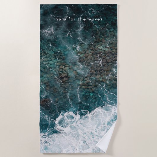 Ocean waves in dark teal, customizable ビーチタオル (正面)