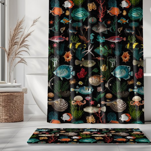 Oceania Colorful Fishes on Black Background シャワーカーテン