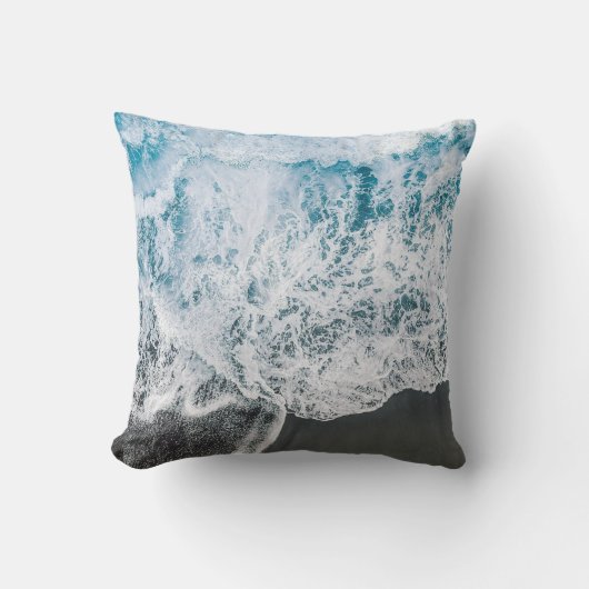 Oceanic Serenity Beach Water Pillow クッション (正面)