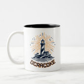 Ocracoke North Carolina Lighthouse Sunrise ツートーンマグカップ (左)