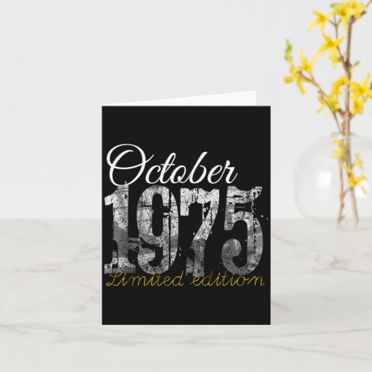 October 1975 Tee 50 Year Old Shirt 1975 50th Birth カード (黄色い花)
