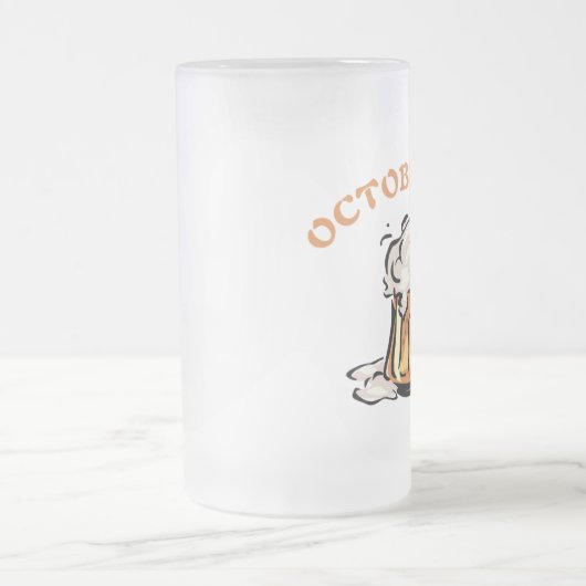 Octoberfestガラスによって曇らされるステインのビールのジョッキ フロストグラスビールジョッキ (中央)
