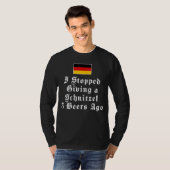 Octoberfest Schnitzel German Beer Drinking Garmany Tシャツ (正面フル)