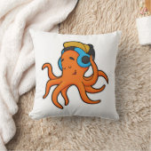Octopus at Music with Headphone クッション (ブランケット)