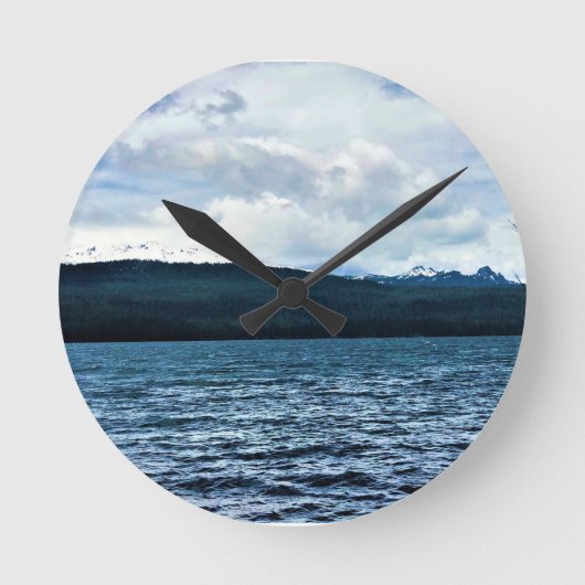 Odell Lake、または ラウンド壁時計 (正面)