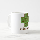 O'Donnellのロゴの緑およびブラウン コーヒーマグカップ (正面左)