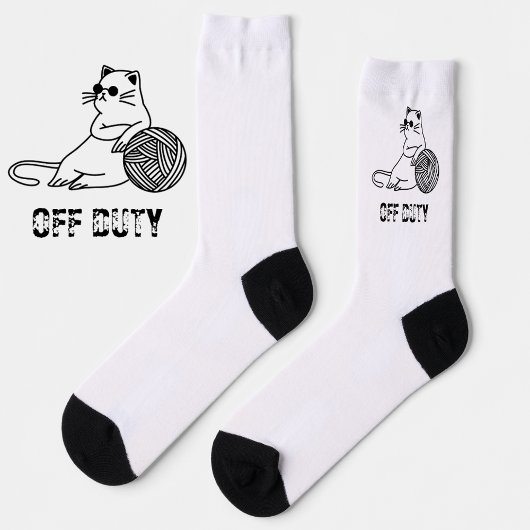 Off Duty Lazy Cat - Cute and Funny Bored Cat Two-T ソックス
