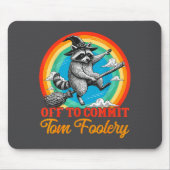 Off To Commit Tom Foolery Raccoon Funny Retro Desi マウスパッド (正面)