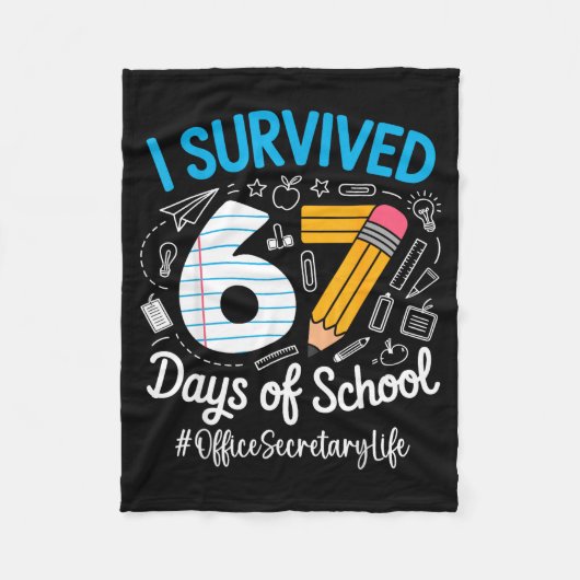 Office Secretary Survived 67 Days Of School Humor フリースブランケット (正面)