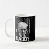 Official 2025 Trump Daddy _2  コーヒーマグカップ (左)