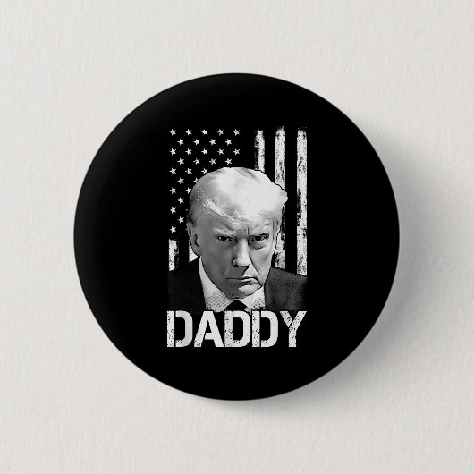 Official 2025 Trump Daddy _2  缶バッジ (正面)