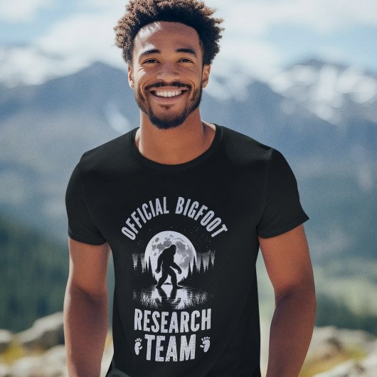 Official Bigfoot Research Team - Forest Landscape Tシャツ