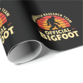  Official Sasquatch Research Team: Bigfoot Hunters ラッピングペーパー (ロールコーナー)