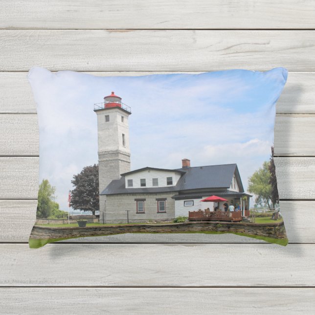 Ogdensburg Harbor Light house, NYアクセントピロー アウトドアクッション (正面)