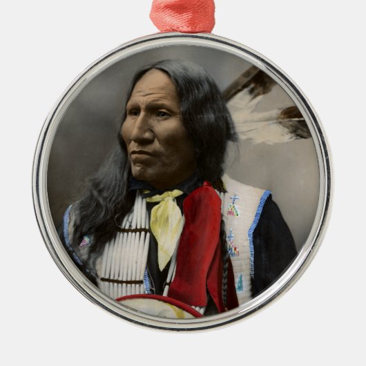 Oglalaスー族1899のインディアンのヴィンテージの叫び メタルオーナメント (正面)