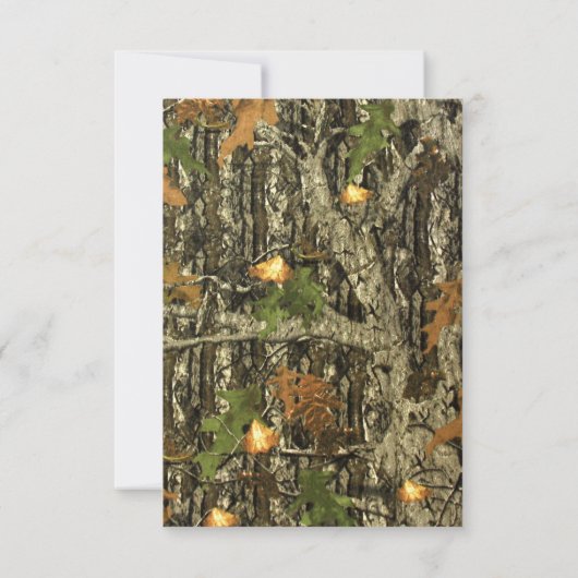 Ohシカは彼の方法に、小さい木びき台あります! 迷彩柄の招待 招待状 (裏面)