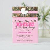 Ohシカは彼女の方法に、小さい雌ジカあります! 迷彩柄の招待 招待状 (スタンド正面)