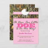 Ohシカは彼女の方法に、小さい雌ジカあります! 迷彩柄の招待 招待状 (正面/裏面)