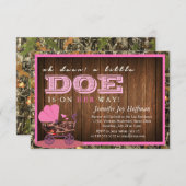 Ohシカは彼女の方法に、小さい雌ジカあります! 迷彩柄の招待 招待状 (正面/裏面)