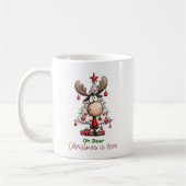 Oh Deer Christmas Is Here Funny Reindeer  コーヒーマグカップ (左)