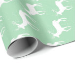 Oh Deer, it's Christmas [green] – ラッピング紙 ラッピングペーパー<br><div class="desc">緑の背景に雪の鹿とクリスマスまたはホリデーラッピング紙。を選択して、パターンのサイズまたは方向を変更できカスタマイズます。</div>