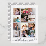 Oh deer what a year in review photo collage silver 箔シーズンカード<br><div class="desc">ああ鹿のレビューの年の12のフォトコラージュ銀実在箔ホリデーカード。クリスマスモダンの休日のカードは、銀枠の12枚の写真のコラージュと毎月1枚のメッセージを持つ："ああ鹿、なんて年"銀の箔の単語の代わりに鹿と親愛。背中は灰色の白い鹿の模様を含む。1つを除くすべての写真は写真© Storyree Studios,  Stanford,  CA</div>