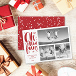 Oh WhatおもしろいブラシきらめくScript Stars 3写真 シーズンカード<br><div class="desc">ああ、ブラシ仕上げ白いスクリプトと星でおもしろいの挨拶きらめくをする。トレンディーと書道スタイリッシュクリスマス/休日の写真数々のコラージカード。ホリモダンデイまたはクリスマスの写真カードは、前後のデザインとシンプル共にレイアウトの3枚の写真を含む。fat*fa*tinで設計。簡単おカスタマイズ客様の文字、写真または画像と一緒に。おカスタム願い連絡はfat*fa*tin。請求カスタム料が適用される。 www.zazzle.com/fat_fa_tin www.zazzle.com/color_therapy www.zazzle.com/fatfatin_blue_knot www.zazzle.com/fatfatin_red_knot www.zazzle.com/fatfatin_box www.zazzle.com/fatfatin_design www.zazzle.com/fatfatin_ink</div>