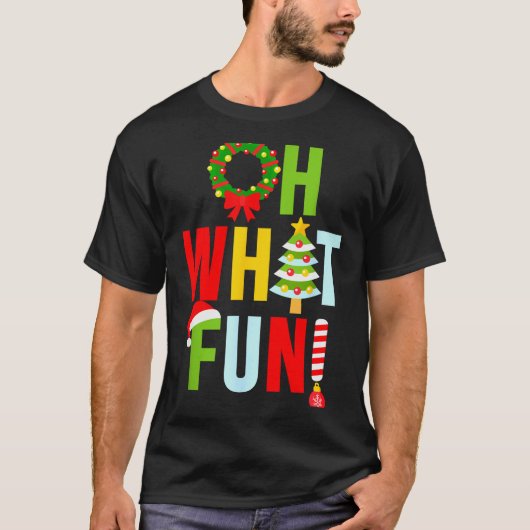 Oh What Fun Christmas With Wreath And Tree Tシャツ (正面)