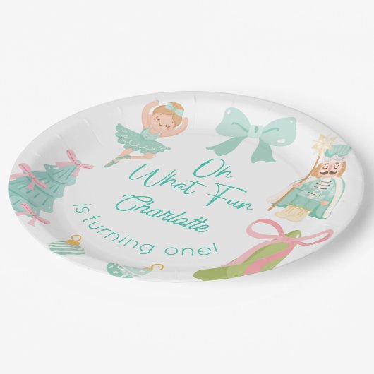 Oh What Fun Mint Nutcracker Birthday ペーパープレート (アングル)