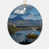 Ojstricaから出血する湖の眺め セラミックオーナメント (左)