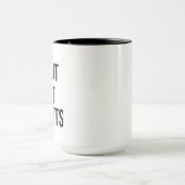 OK、しかし最初のプレゼント – 皮肉おもしろい的ことわざ マグカップ (中央)