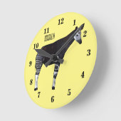 Okapi漫画イラストレーション ラウンド壁時計 (傾斜)