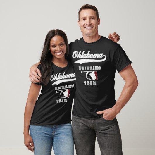 Oklahoma Drinking Team Tシャツ (ユニセックス)