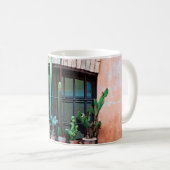 Old abandoned window with group of cactus flower p コーヒーマグカップ (正面右)
